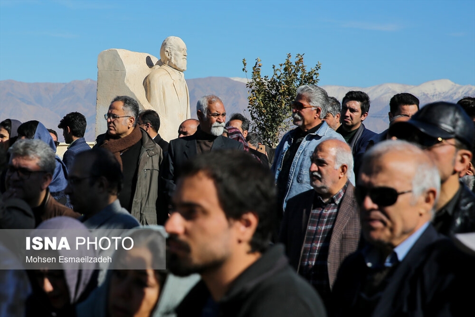 خاکسپاری محمدعلی اسلامی ندوشن در نیشابور