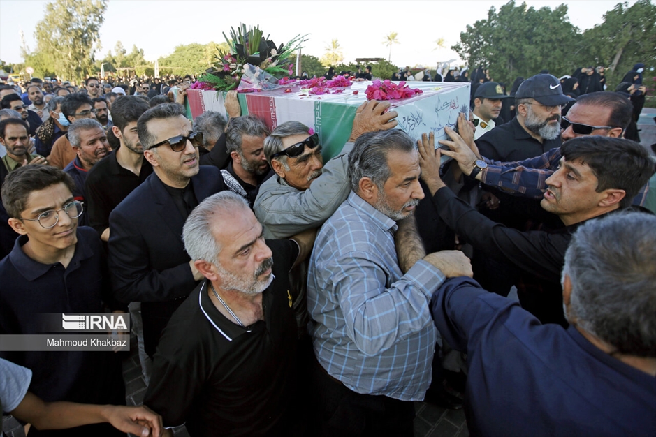 تشییع پیکر شهید گمنام در جزیره کیش