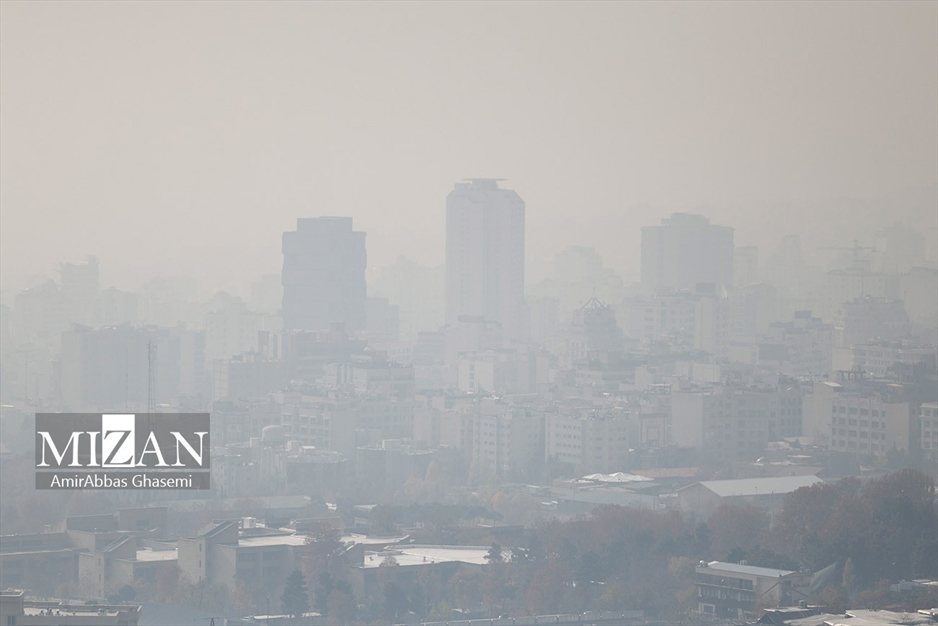 تهران غرق مه دود