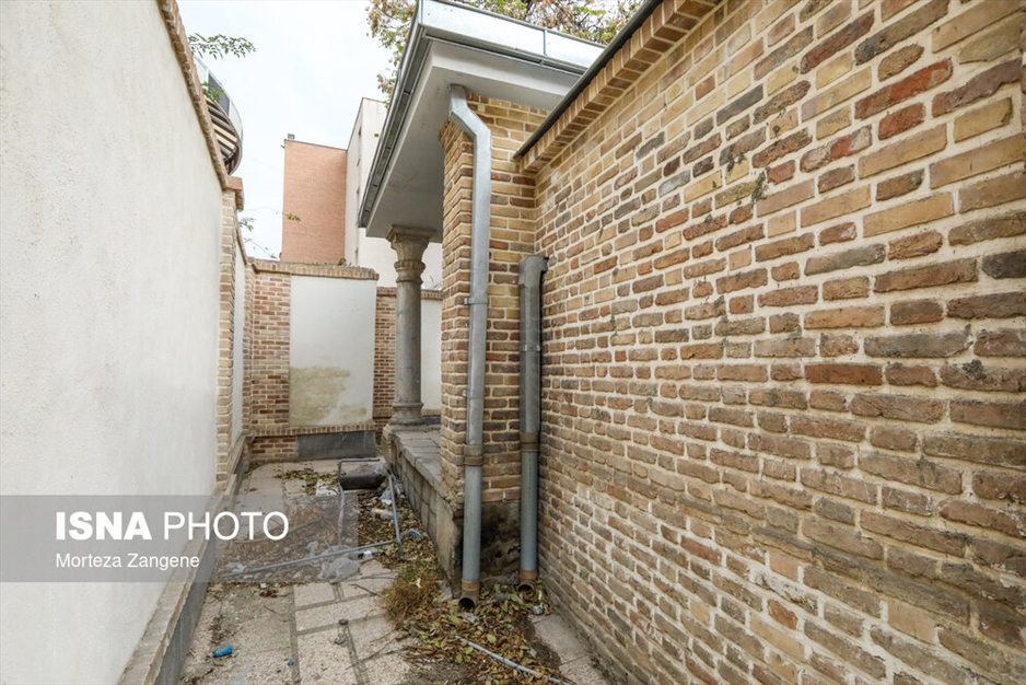 مقبره شهدای «قلم مشروطه» در تهران