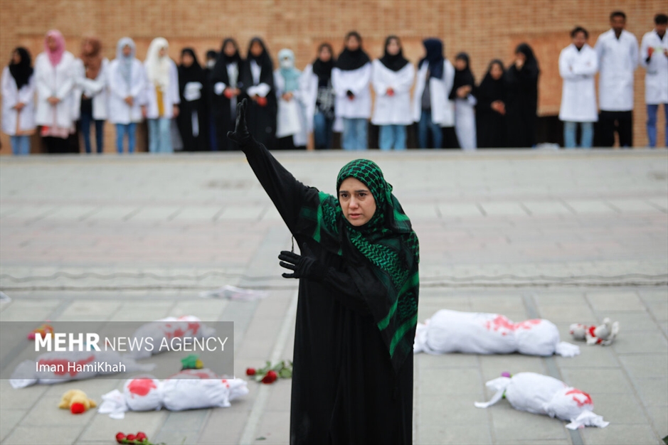 نمایش خیابانی حنیف در حمایت از کودکان غزه