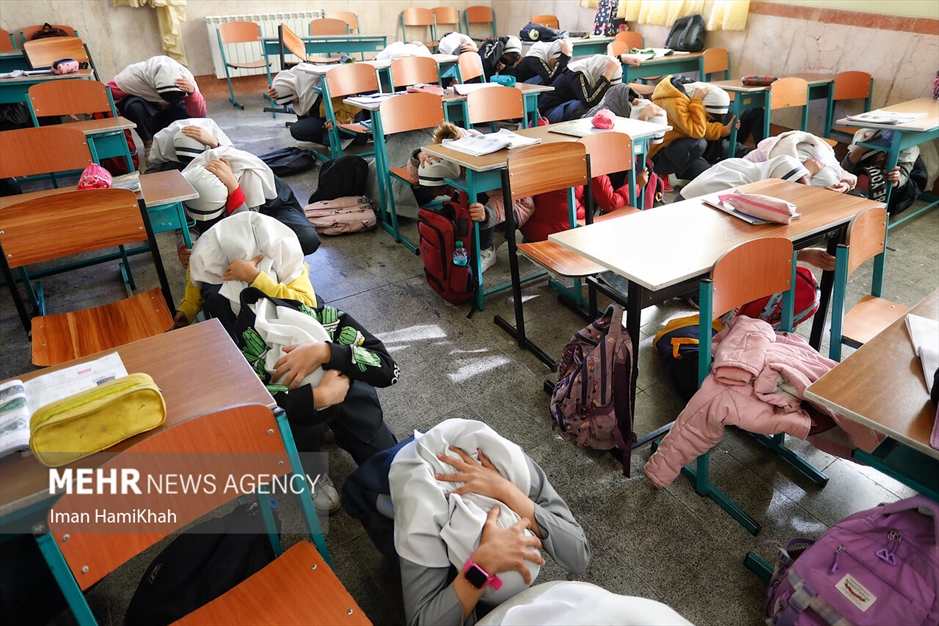 مانور ایمنی و زلزله در مدارس