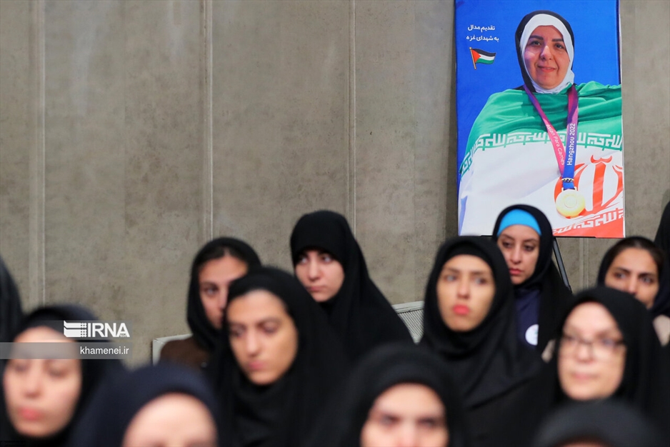 دیدار قهرمانان و مدال‌آوران ورزشی با رهبر انقلاب