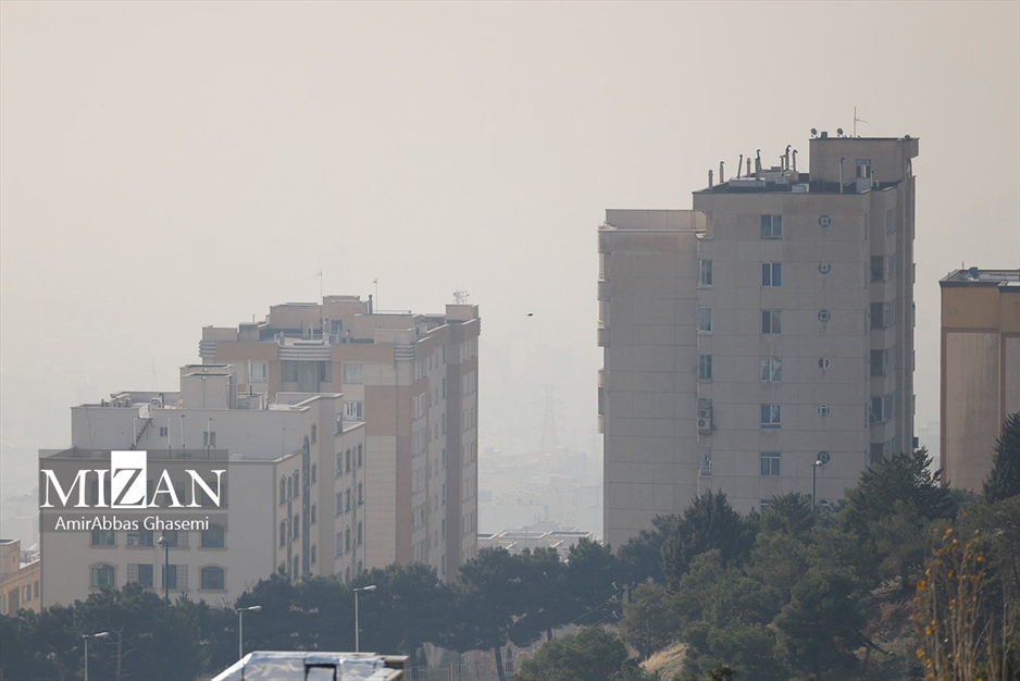 تهران غرق مه دود