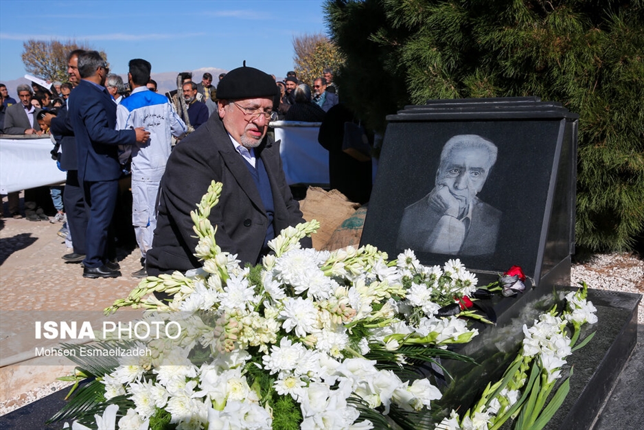 خاکسپاری محمدعلی اسلامی ندوشن در نیشابور