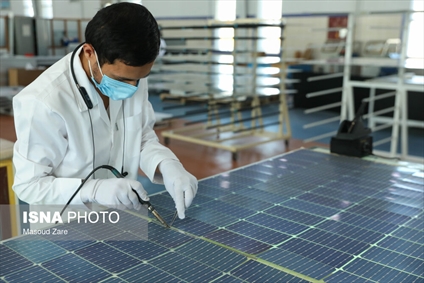 کارخانه تولید پنل‌های خورشیدی در یزد