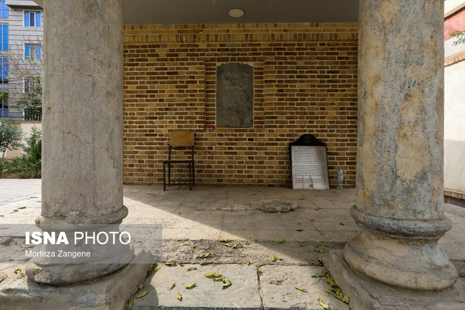 مقبره شهدای «قلم مشروطه» در تهران