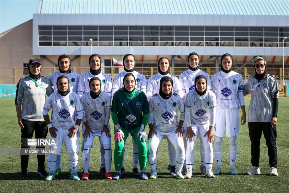 لیگ برتر فوتبال- خاتون بم و شهرداری سیرجان