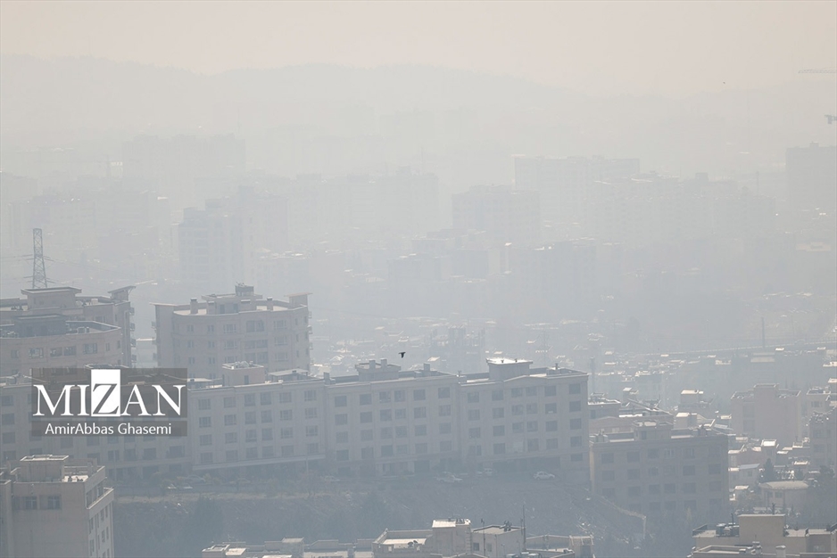 تهران غرق مه دود