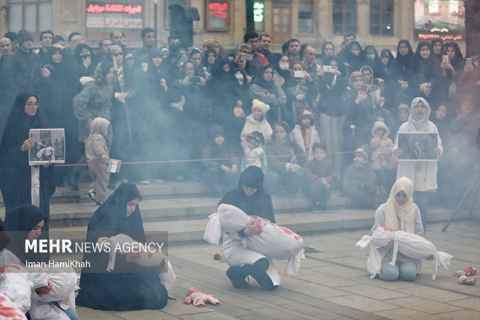 نمایش خیابانی حنیف در حمایت از کودکان غزه