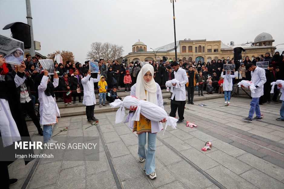 نمایش خیابانی حنیف در حمایت از کودکان غزه