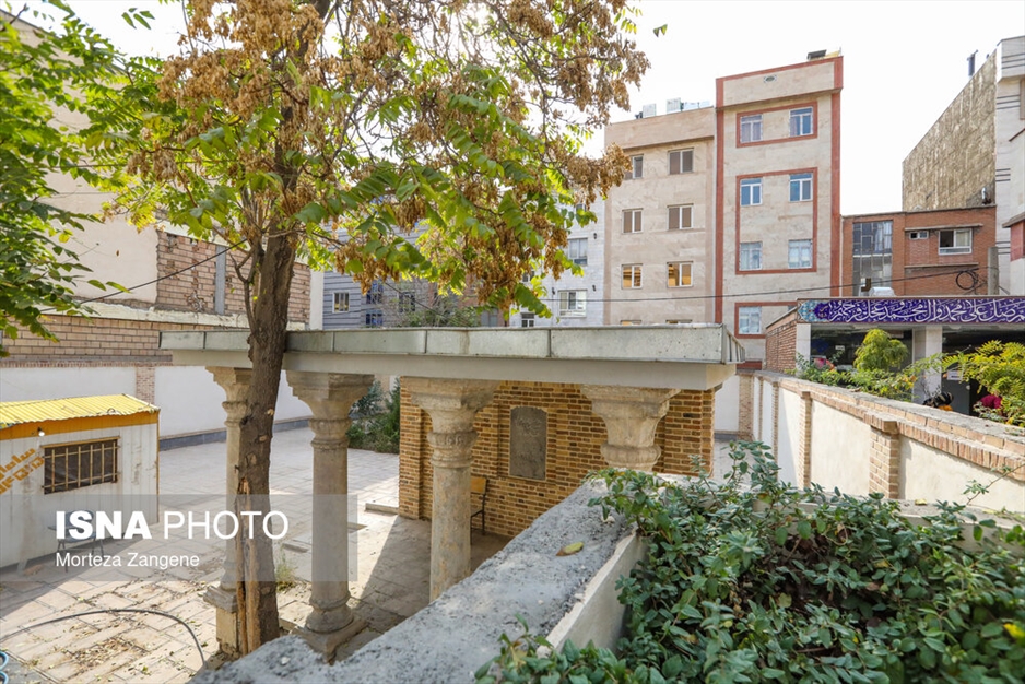 مقبره شهدای «قلم مشروطه» در تهران