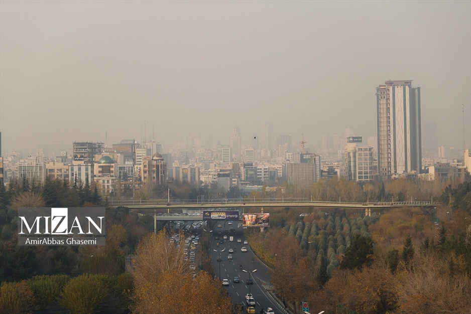 تهران غرق مه دود