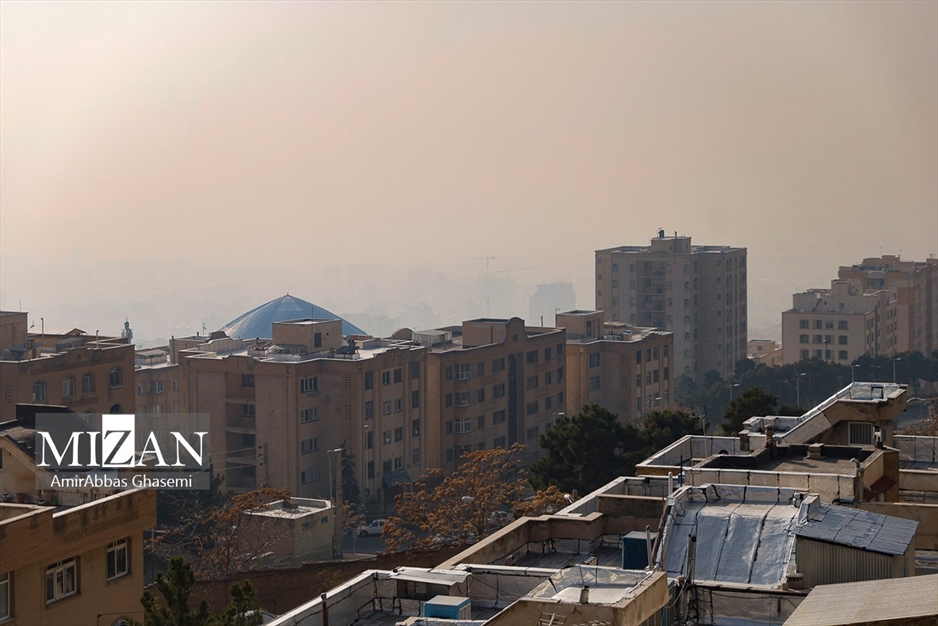 تهران غرق مه دود