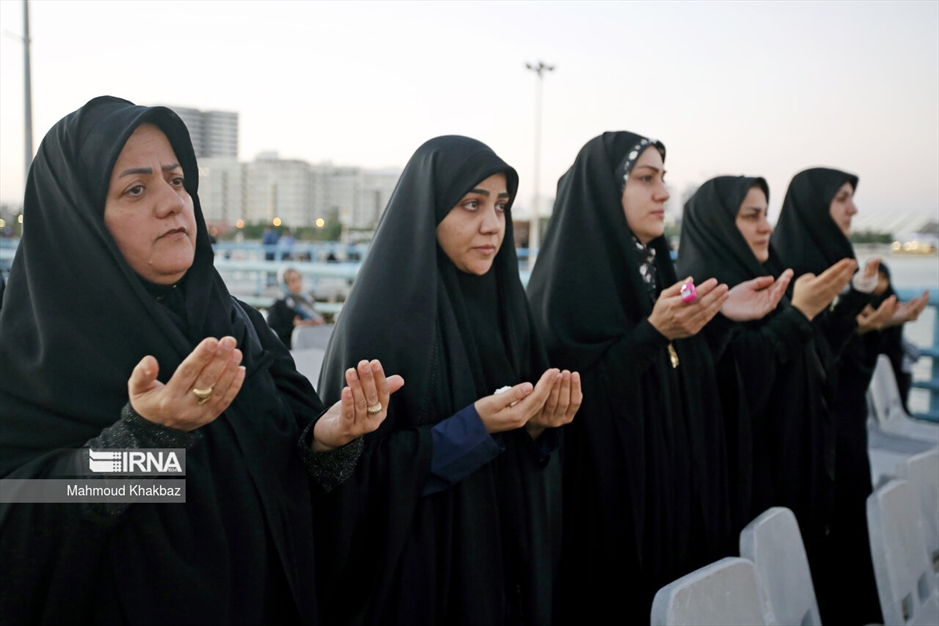 تشییع پیکر شهید گمنام در جزیره کیش