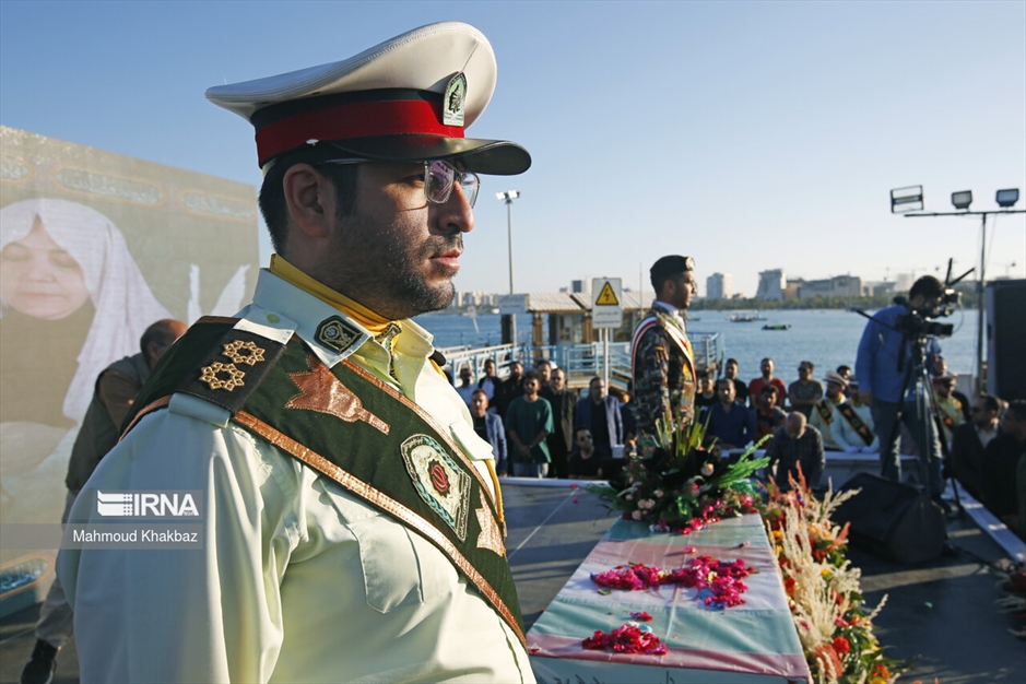 تشییع پیکر شهید گمنام در جزیره کیش