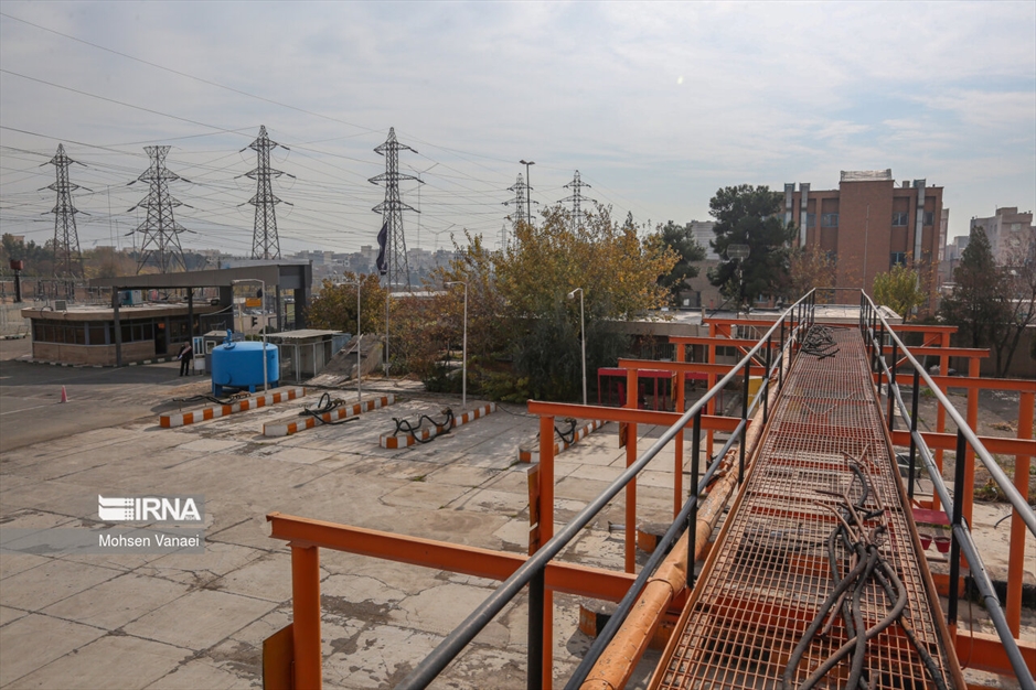  بازدید خبرنگاران از مرکز پایش آلودگی هوا و نیروگاه بعثت