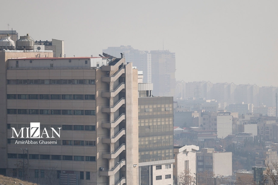 تهران غرق مه دود