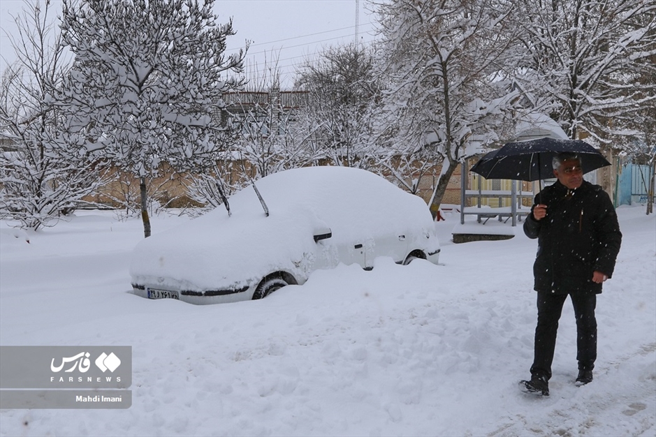 اَهَر زیر برف