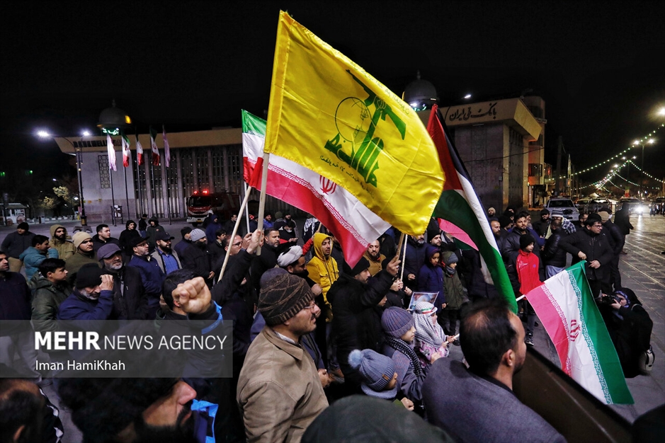 تجمع شبانه مردم همدان در محکومیت حادثه تروریستی گلزارشهدا کرمان