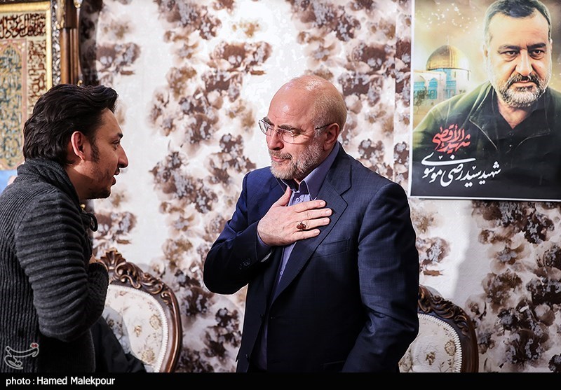 حضور رئیس مجلس در منزل سردار شهید سیدرضی موسوی