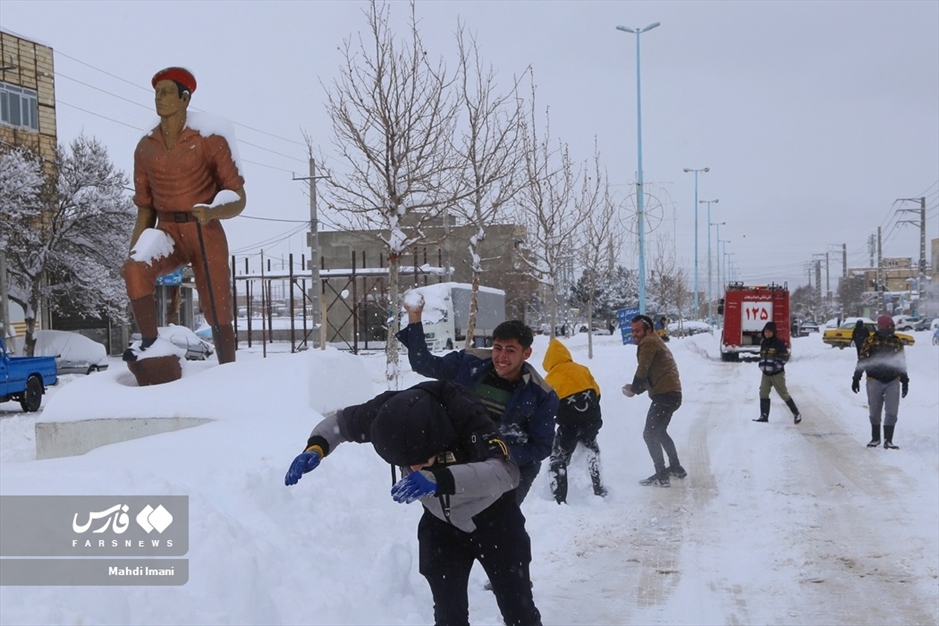 اَهَر زیر برف