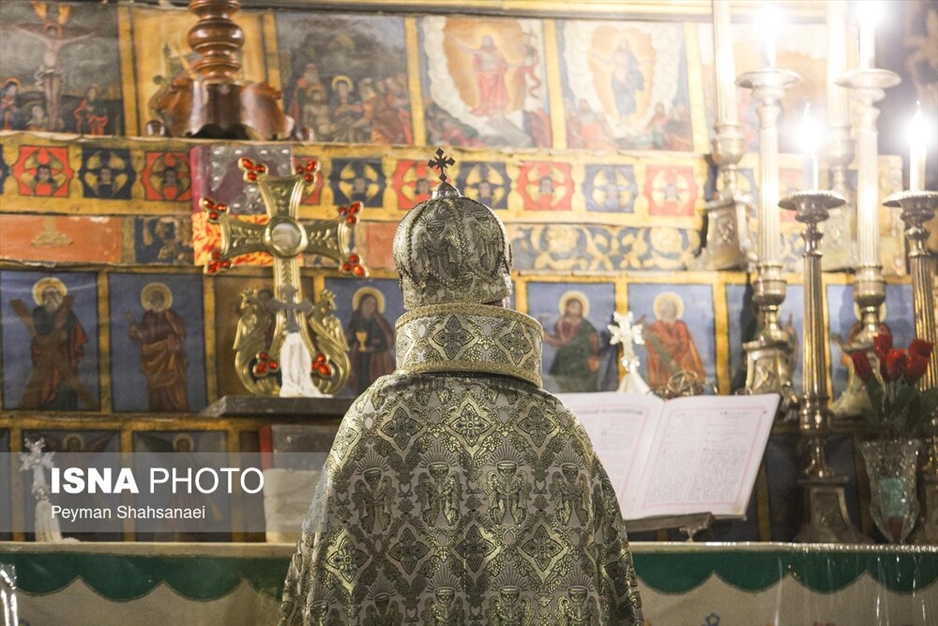 آیین «عَشای رَبّانی» سال نو میلادی در کلیسای وانک