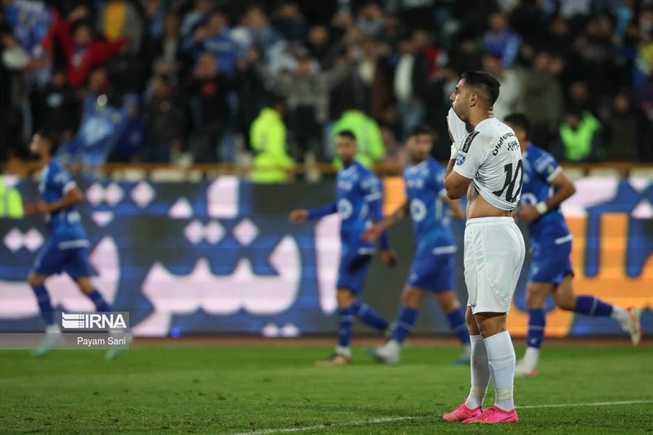 لیگ برتر فوتبال- استقلال و پیکان