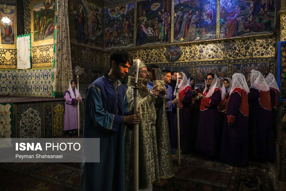 آیین «عَشای رَبّانی» سال نو میلادی در کلیسای وانک