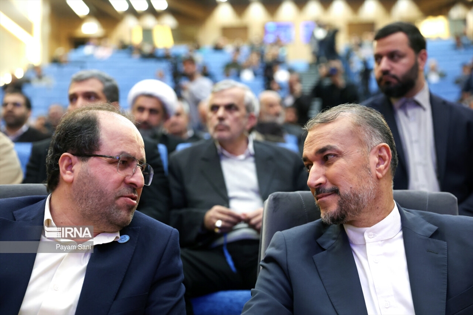 اعطاء تندیس دانشگاه تهران به نمادهای مقاومت