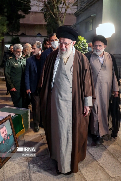 اقامه نماز رهبر انقلاب بر پیکر شهید «سیدرضی موسوی»