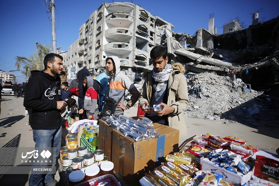 بازگشت هزاران فلسطینی به «دیر البَلَح»