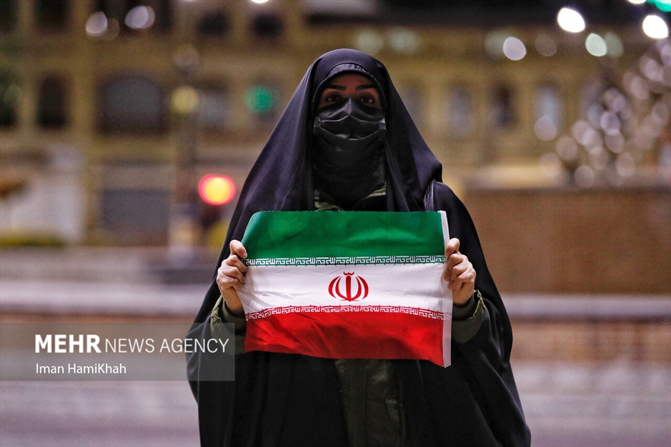 تجمع شبانه مردم همدان در محکومیت حادثه تروریستی گلزارشهدا کرمان