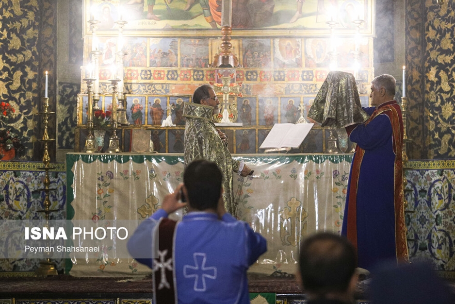 آیین «عَشای رَبّانی» سال نو میلادی در کلیسای وانک