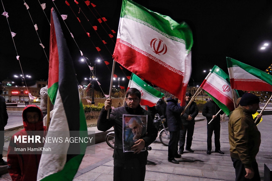 تجمع شبانه مردم همدان در محکومیت حادثه تروریستی گلزارشهدا کرمان