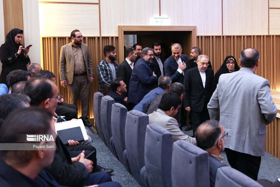 اعطاء تندیس دانشگاه تهران به نمادهای مقاومت