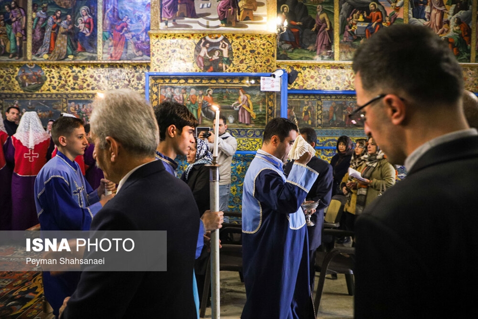آیین «عَشای رَبّانی» سال نو میلادی در کلیسای وانک