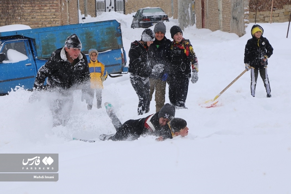 اَهَر زیر برف