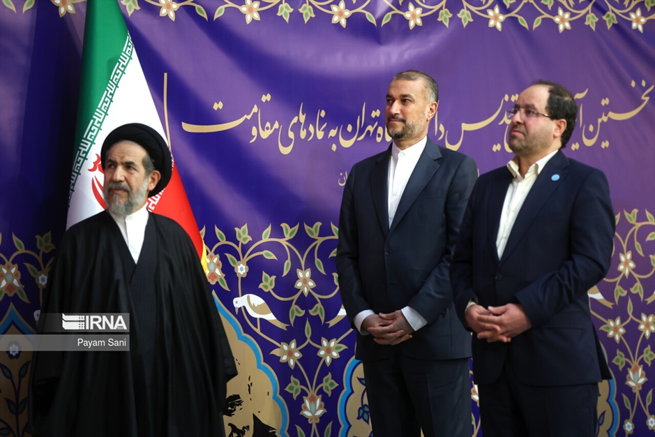 اعطاء تندیس دانشگاه تهران به نمادهای مقاومت