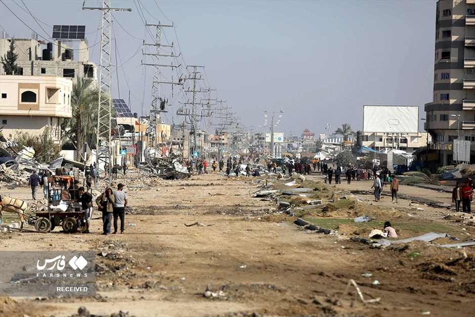بازگشت هزاران فلسطینی به «دیر البَلَح»