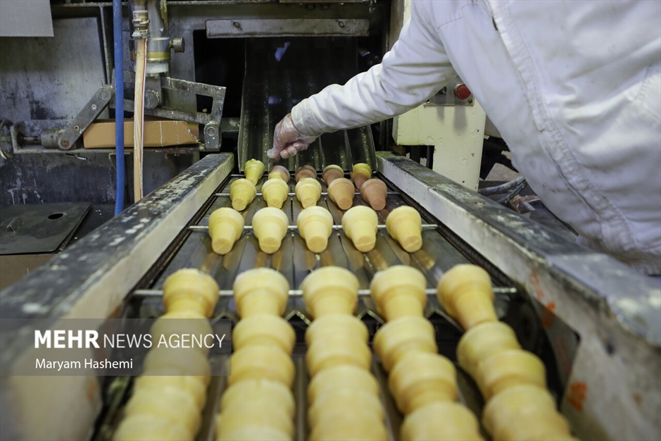 تولید لبنیات در کارخانه لبنی