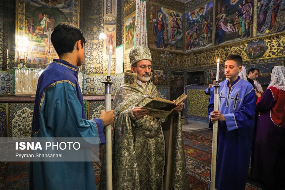 آیین «عَشای رَبّانی» سال نو میلادی در کلیسای وانک