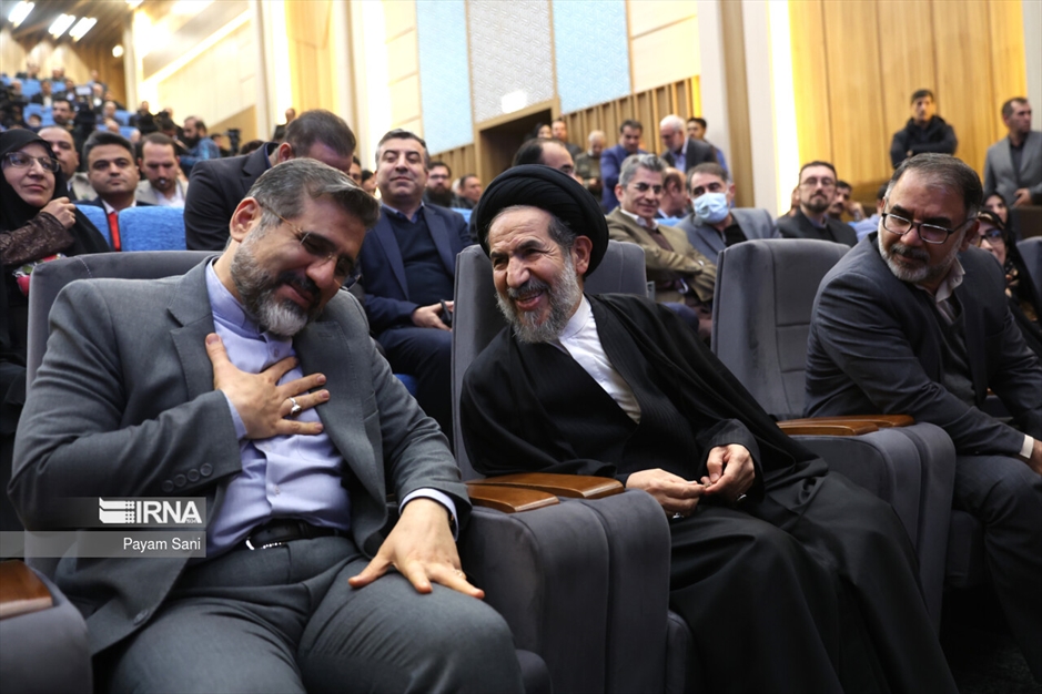 اعطاء تندیس دانشگاه تهران به نمادهای مقاومت