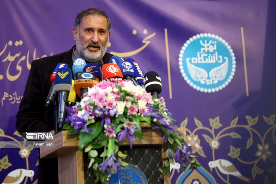 اعطاء تندیس دانشگاه تهران به نمادهای مقاومت