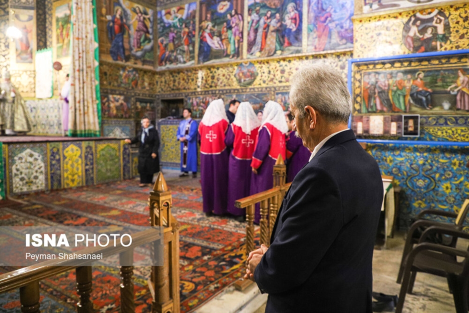 آیین «عَشای رَبّانی» سال نو میلادی در کلیسای وانک