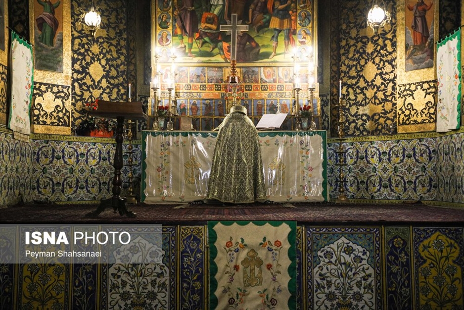 آیین «عَشای رَبّانی» سال نو میلادی در کلیسای وانک