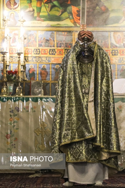 آیین «عَشای رَبّانی» سال نو میلادی در کلیسای وانک