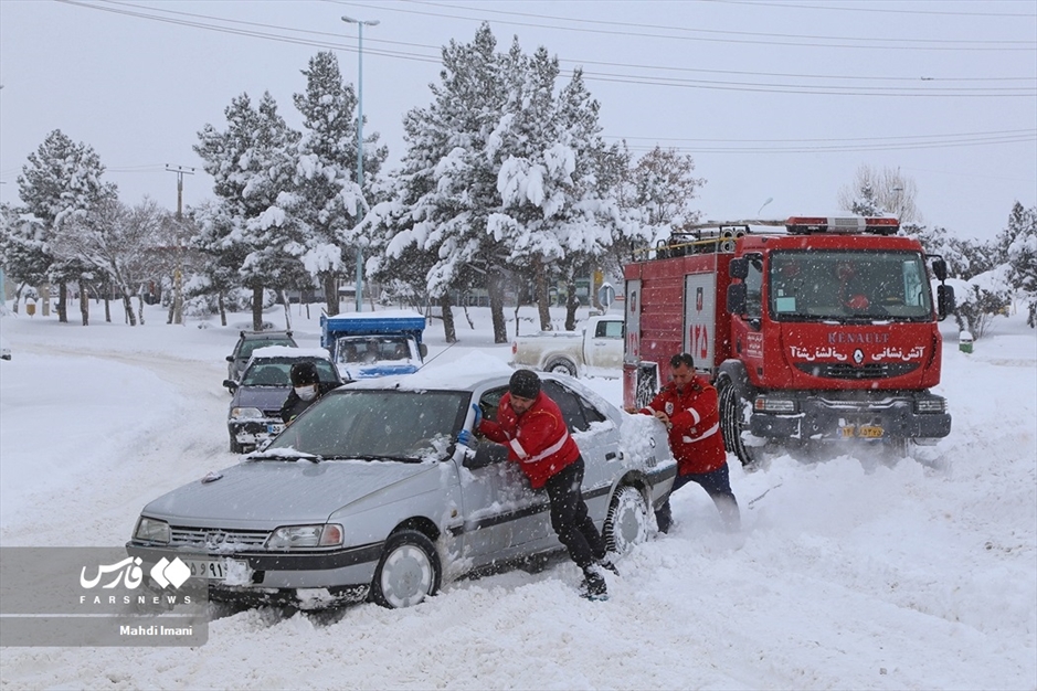 اَهَر زیر برف
