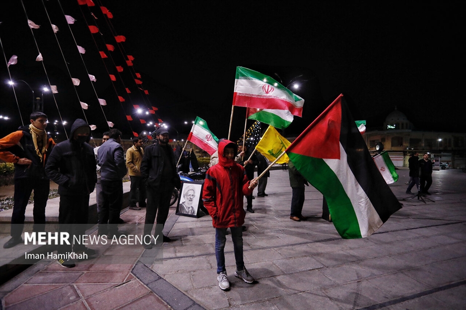 تجمع شبانه مردم همدان در محکومیت حادثه تروریستی گلزارشهدا کرمان