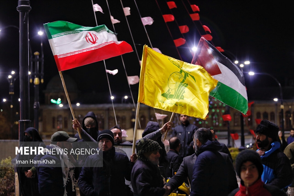 تجمع شبانه مردم همدان در محکومیت حادثه تروریستی گلزارشهدا کرمان